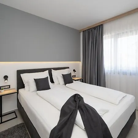 Appartamento With Swimming Pool Lopar, Rab - 25837 Rab Town