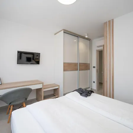 Apartment With Swimming Pool Lopar, Rab - 25837